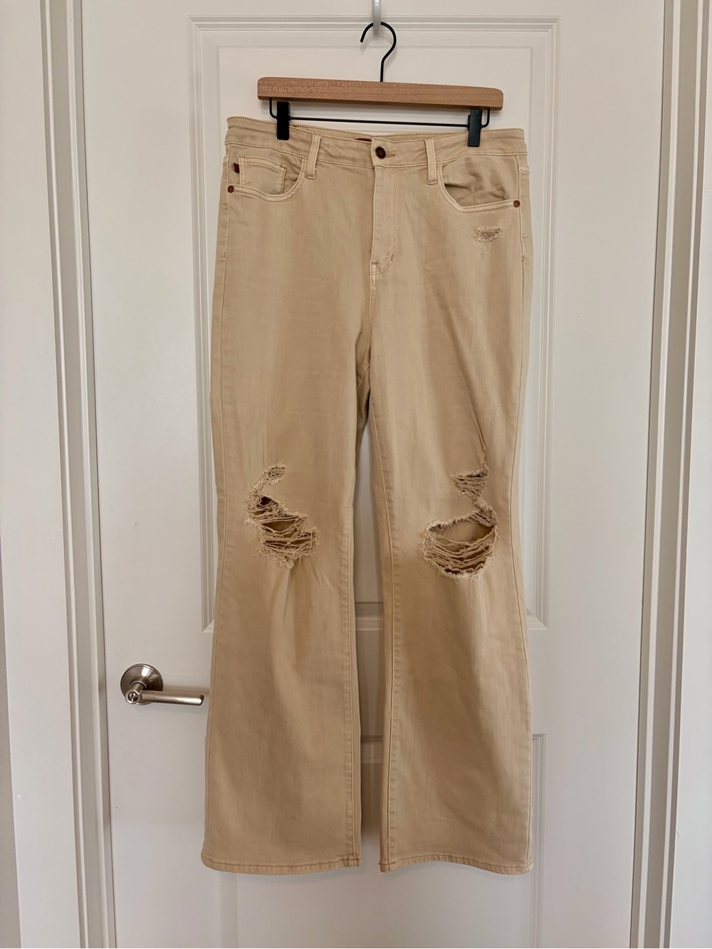Judy Blue Beige Distressed Wide-Leg Jeans
